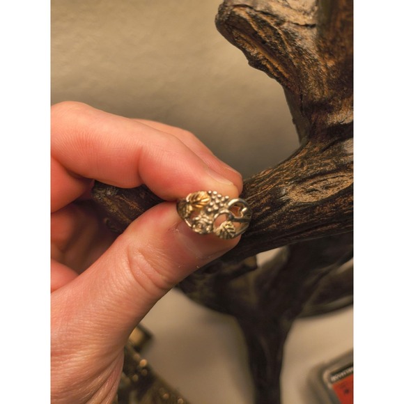 Black Hills Gold Jewelry - Grape Vine Ring Black Hills Gold Tri-Color Sterling Silver & 12K Gold Sz 6